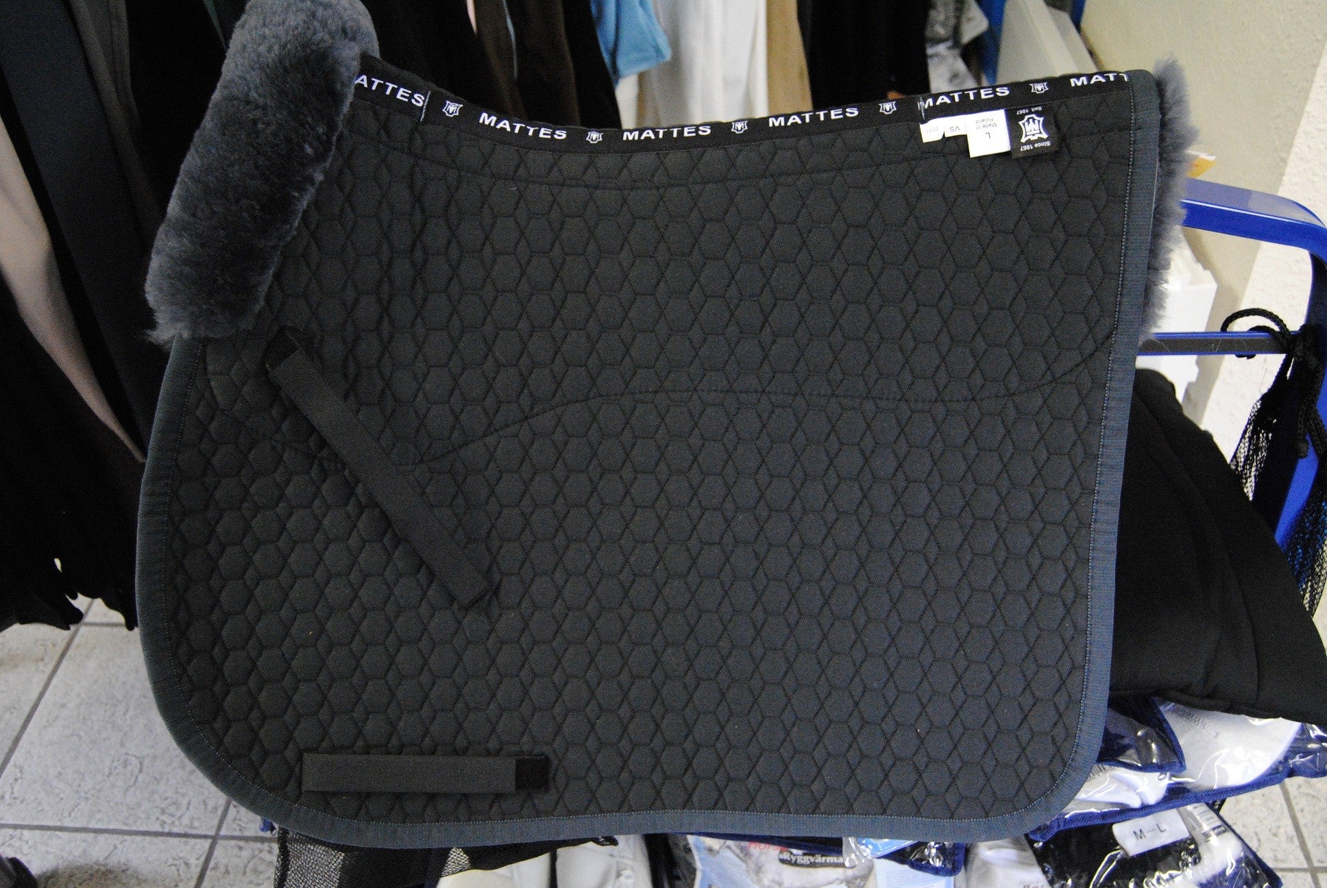 Chabraque simple Mattès avec mouton – Image 4