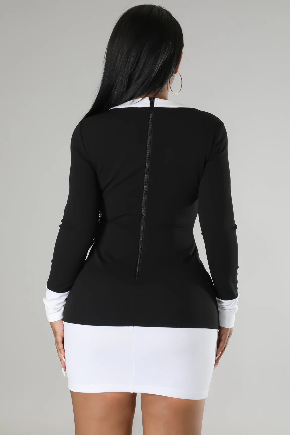 Classy Robe courte noir et blanc sexy – Image 4