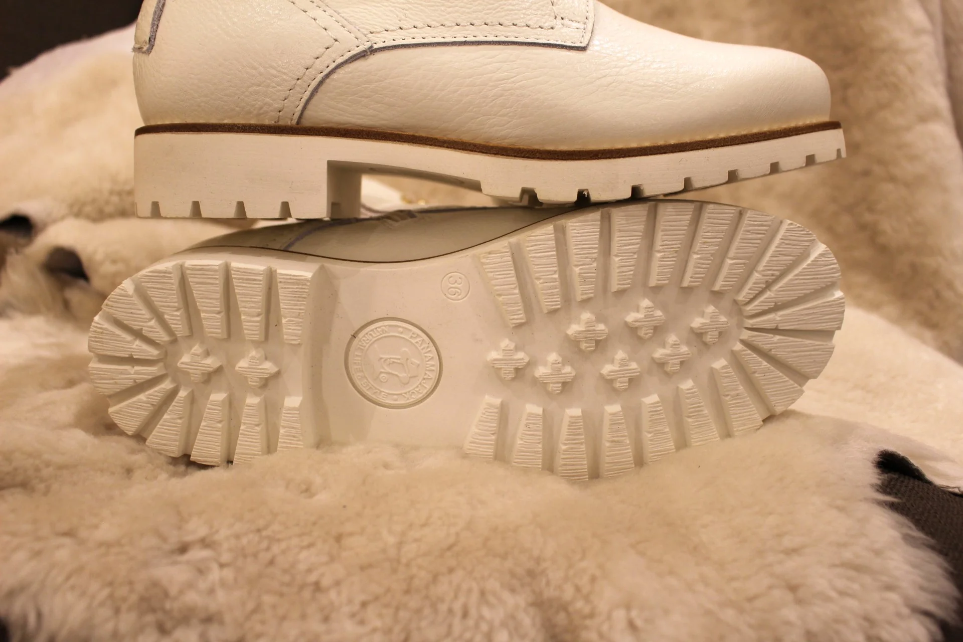 FARA IGLOO TRAVELLING – Image 8