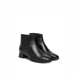 Ara 12-20010-01 en cuir noir imperméable.