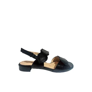 Nouveau! Sandales en cuir verni noir .