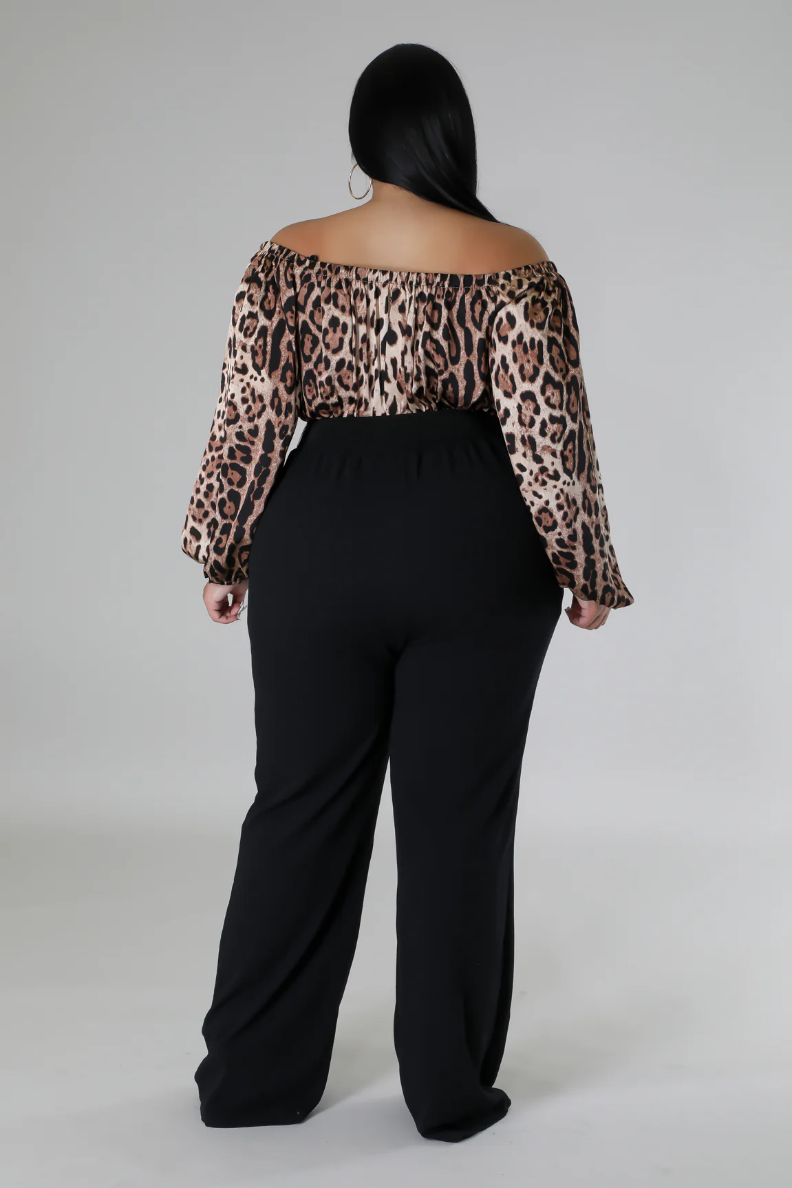 Combinaison manche longue extensible décolleté au cœur avec ceinture – Image 3