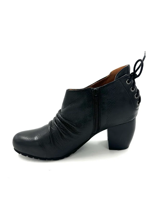 DSPONIBLE EN LIGNE SEULEMENT - L'AMOUR DES PIEDS - PRIOUR - BOTTES À TALONS - BLACK LAMBA – Image 2