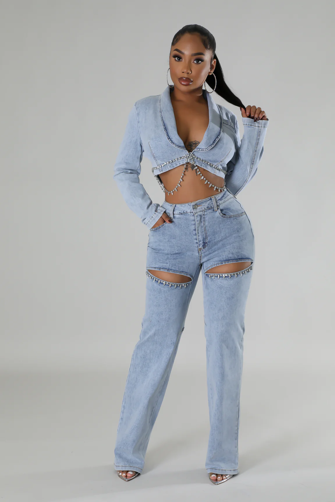 Ensemble jean pantalon et veste courte collier strass à manche longue – Image 4