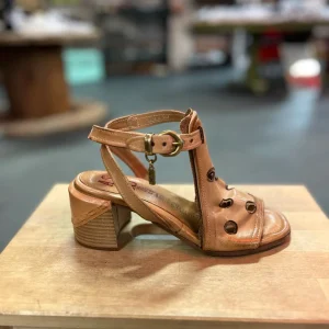 AS98 - SANDALE - B96008-101-002 - (#82) - CAMEL