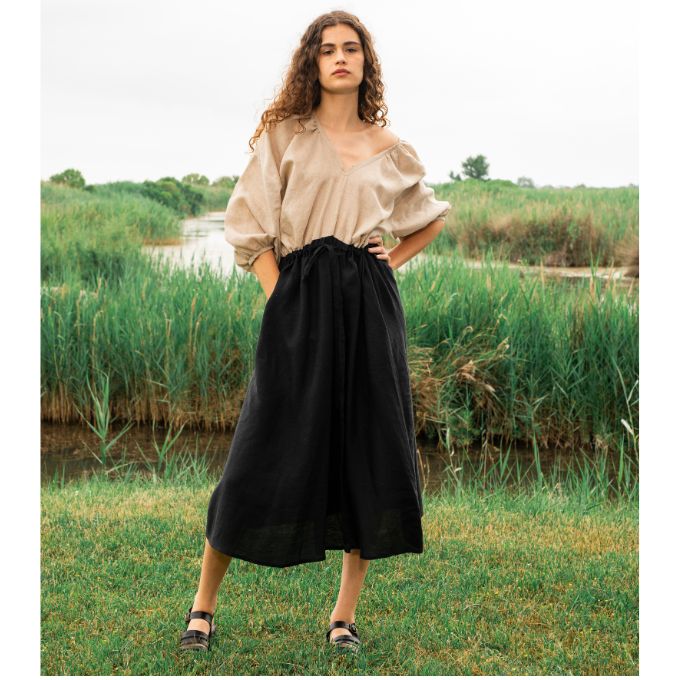 BÂLE – ROBE AMPLE COL V, MANCHE BALLONS