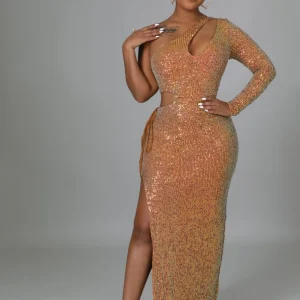 Robe de luxe champagne à ornement